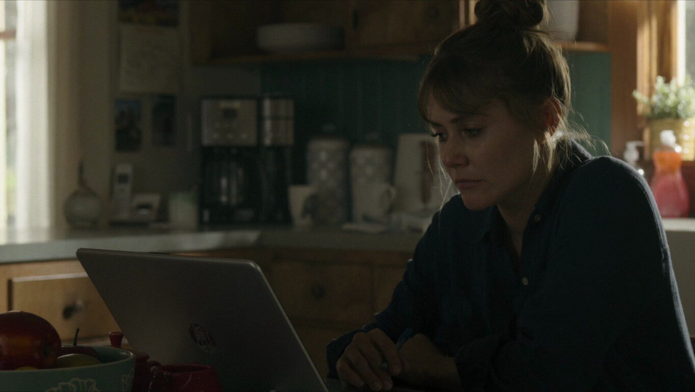 Marybeth Pickett uses an HP laptop in Joe Pickett Season 2