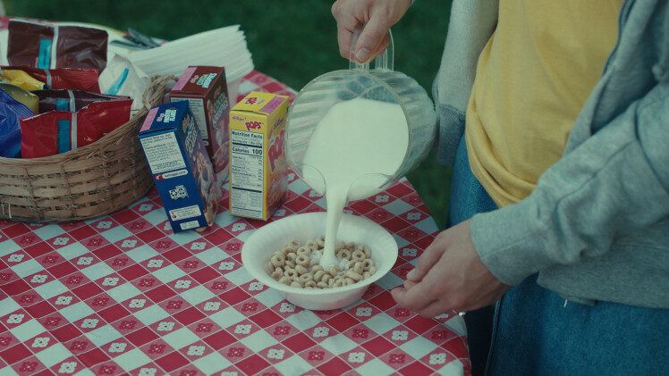 Kellogg’s Frosted Flakes, Cocoa Krispies and Pops Cereals in The Starling Girl